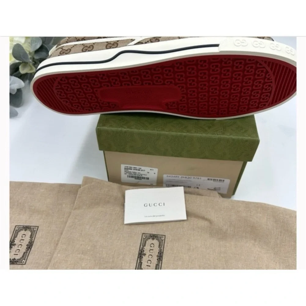 Gucci elegant slip